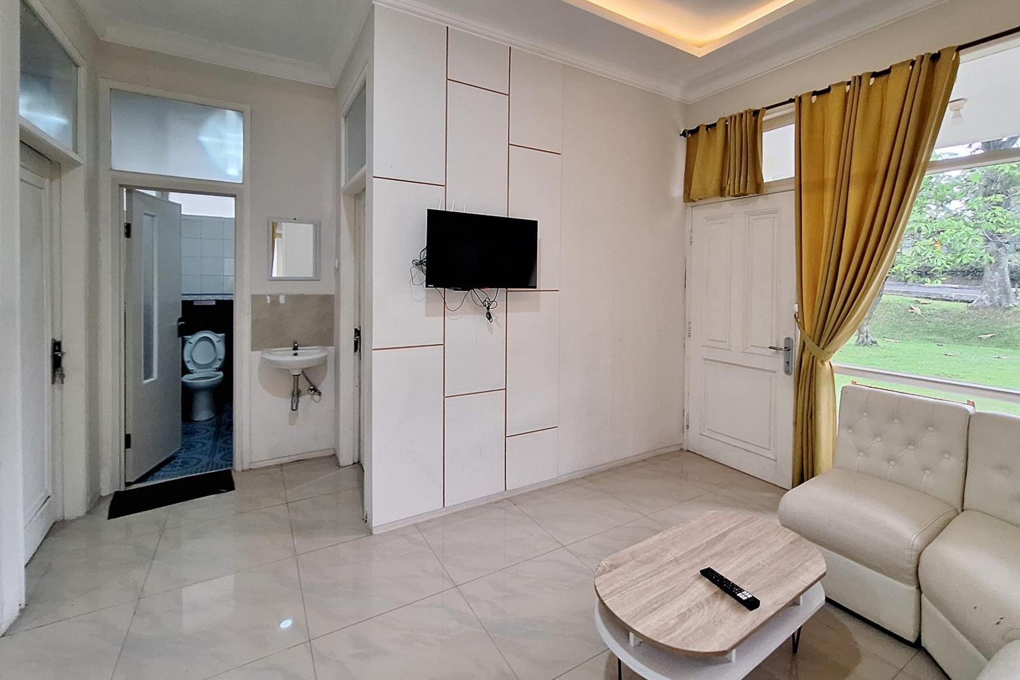 Reddoorz Resort At Tridaya Cisarua Puncak ภายนอก รูปภาพ